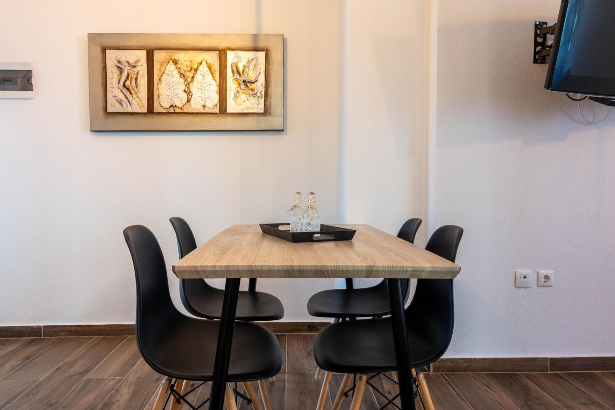 Aigli Luxury Studios Nea Roda Exterior foto