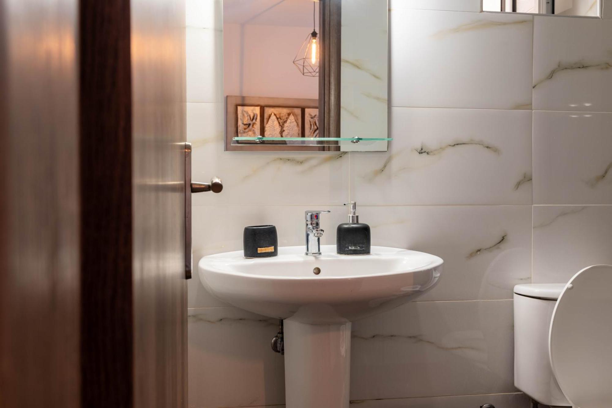Aigli Luxury Studios Nea Roda Exterior foto