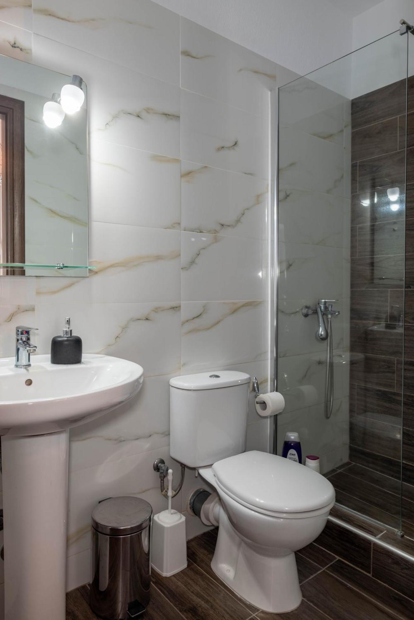 Aigli Luxury Studios Nea Roda Exterior foto