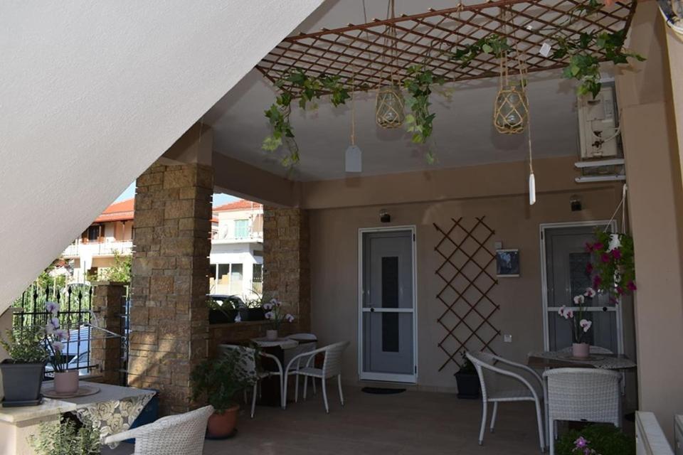 Aigli Luxury Studios Nea Roda Exterior foto
