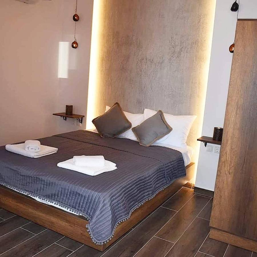 Aigli Luxury Studios Nea Roda Exterior foto